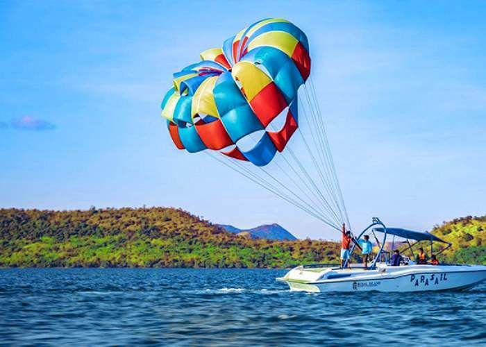 Parasailing In Havelock Island